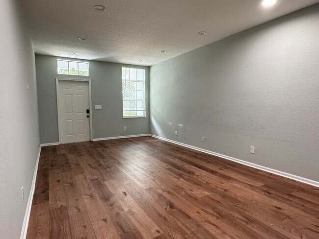 Building Photo - 4370 Legacy Ct