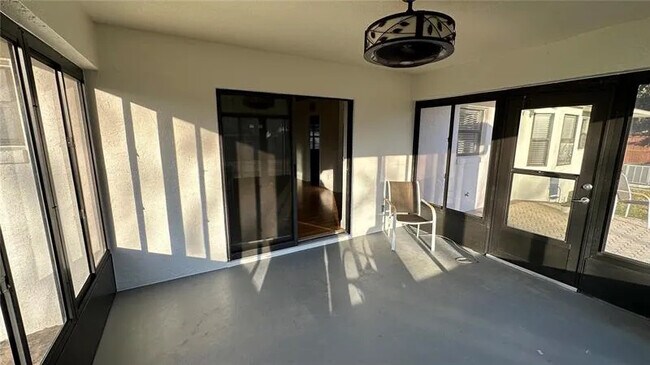 Screened-In Patio - 185 SE 62nd Ave