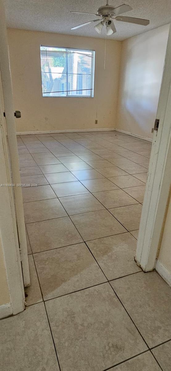 Building Photo - 9877 Westview Dr