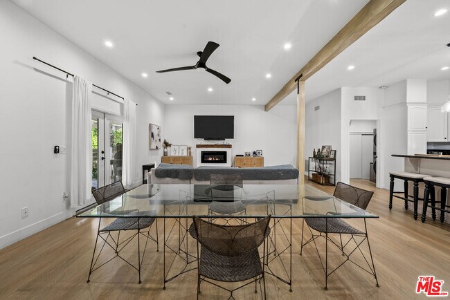 Building Photo - 5656 Penfield Ave