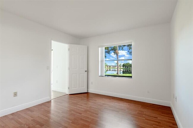 Building Photo - 141 NW 93rd Ave