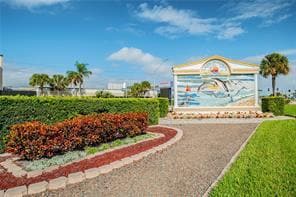 Building Photo - 6931 Hibiscus Ave S