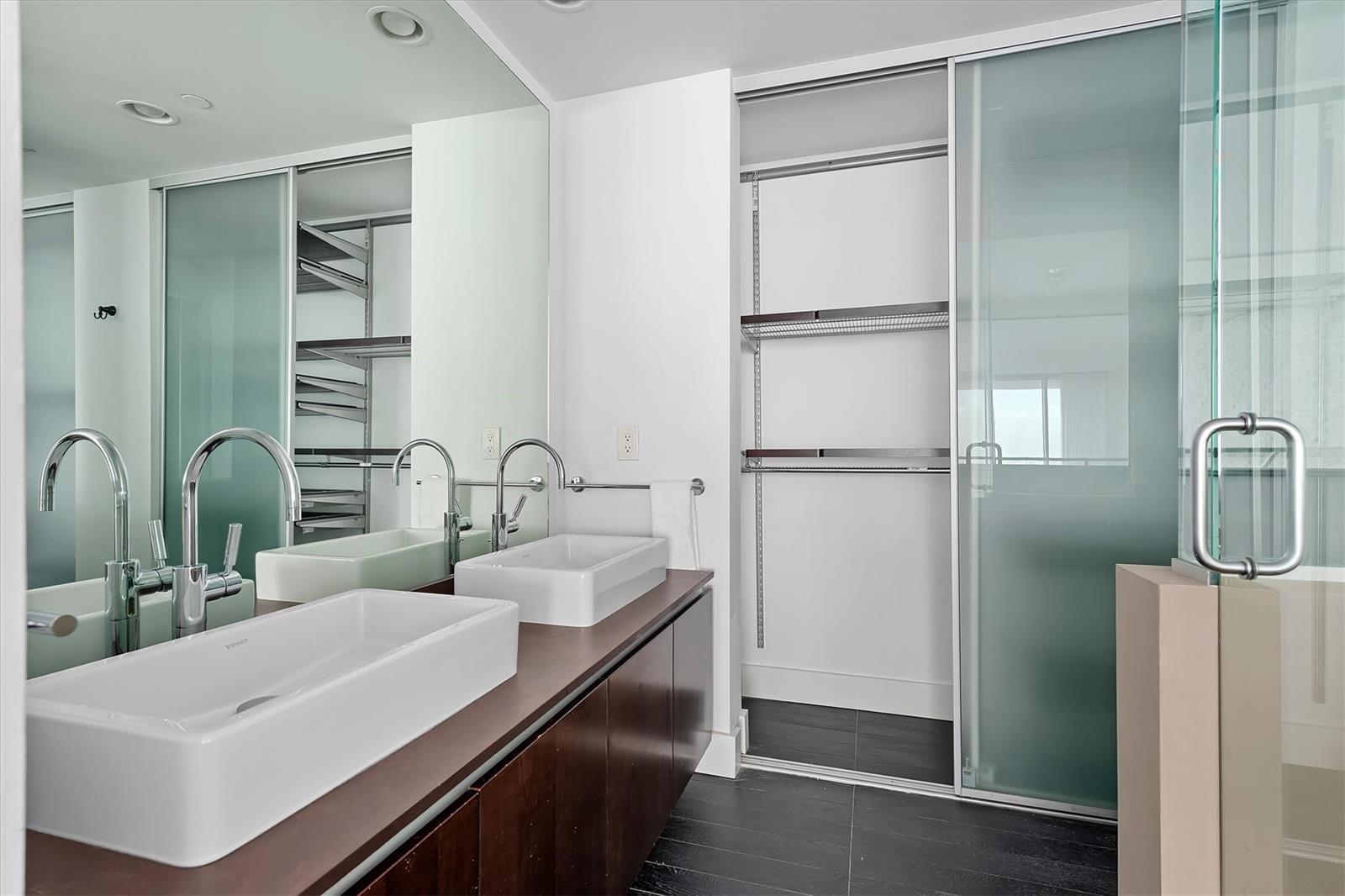 Building Photo - 1040 Biscayne Blvd