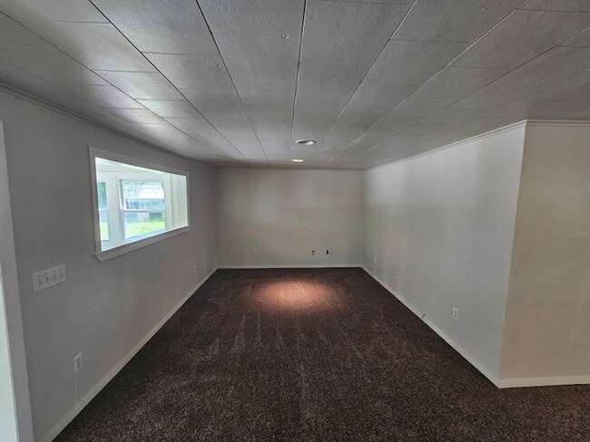Building Photo - 37 Fairchild Dr