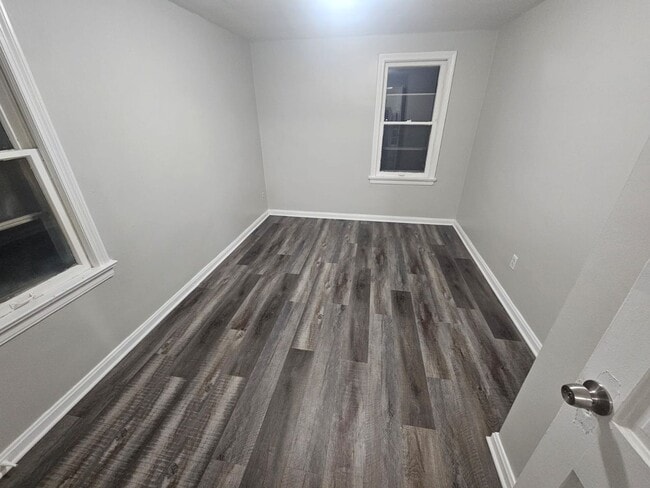 Building Photo - 18701 Maple Heights Blvd