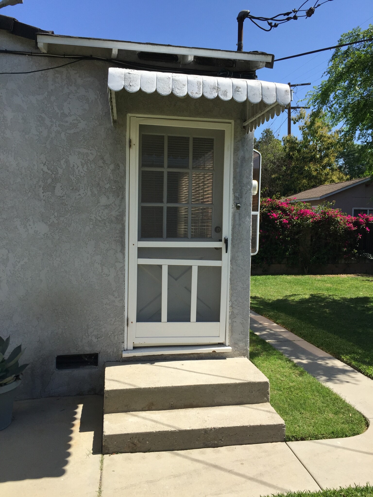 Building Photo - 5828 E Parkcrest St