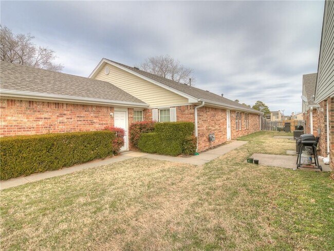 Building Photo - 1327 Commerce Dr