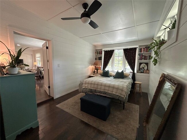 Building Photo - 816 NE 9th Ave