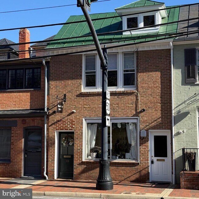 Building Photo - 18 S Braddock St