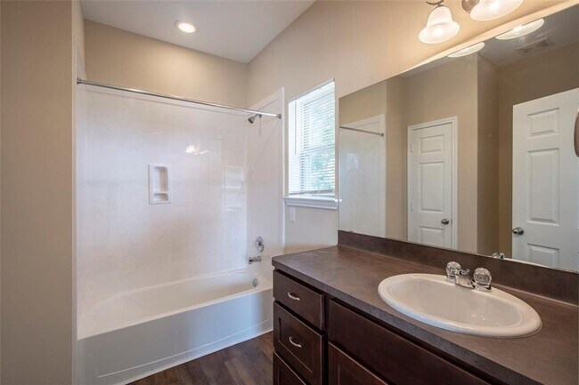 Building Photo - 8530 Homewood Ln