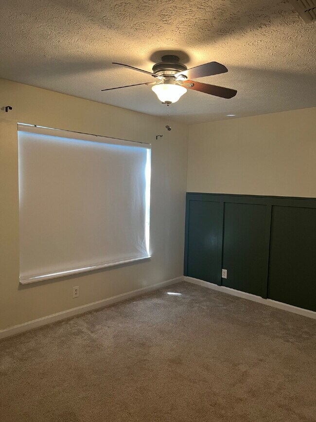 Building Photo - "Spacious 4-Bedroom Gem in Hermitage with 2.5 Baths and 1,824 Sq Ft of Comfort!"