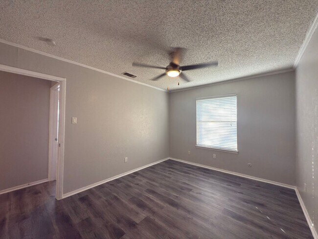 Building Photo - 8910-8910 Greenmound Ave