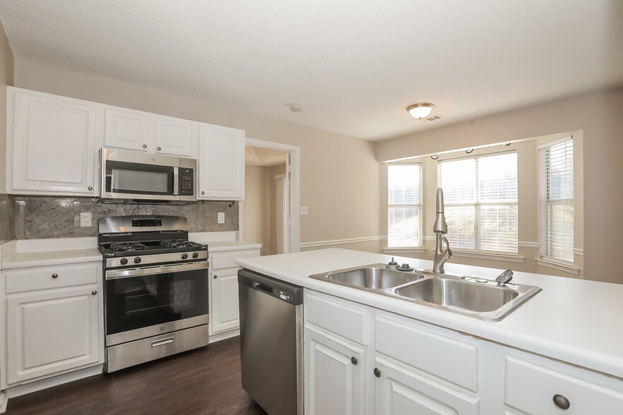 Building Photo - 231 Carson's Cove