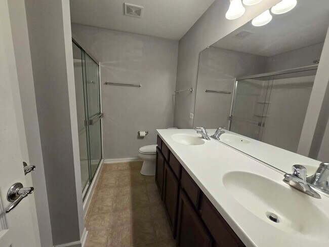 Building Photo - 337 Devoe Dr