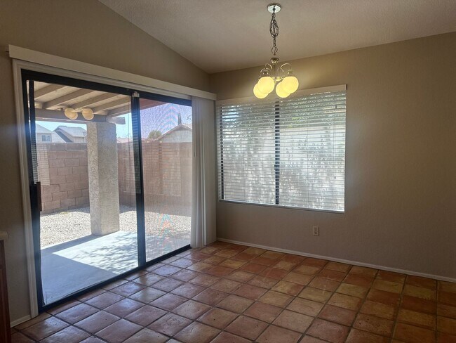 Building Photo - Charming 3 bedroom, 2 bath single story home with 2 car garage in Chandler
