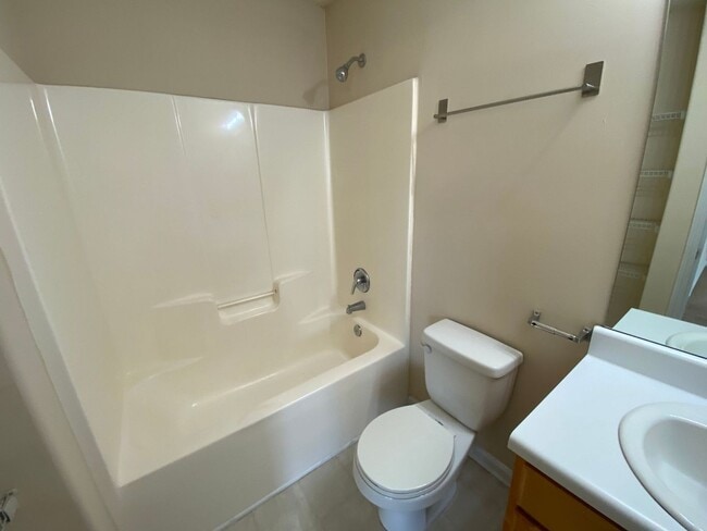 Building Photo - BRIDGEWATER HOME! PRE-LEASING FOR AUGUST 2026!