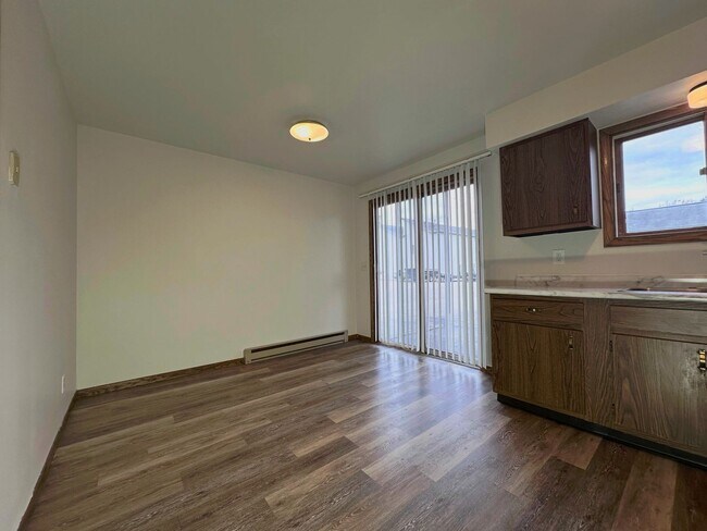 Building Photo - 903 Genrich St