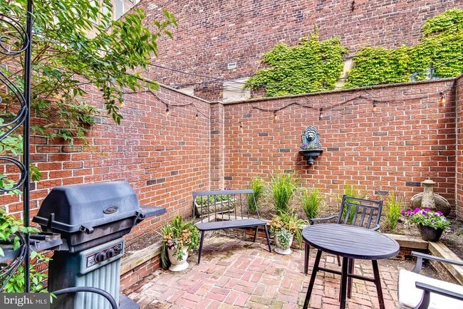 Building Photo - 115 S Bonsall St
