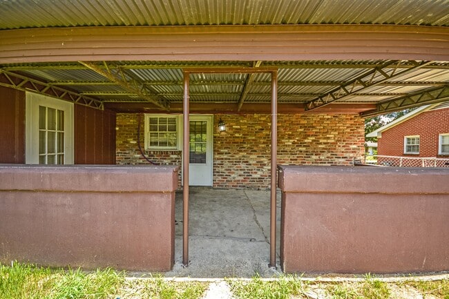 Building Photo - 4244 Sunshine Dr