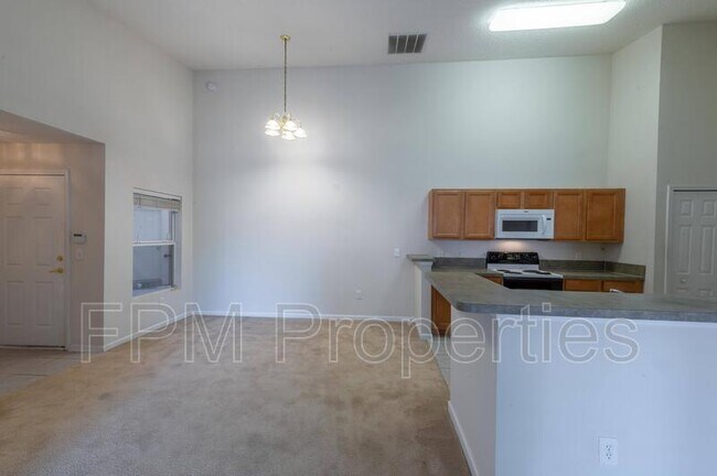 Building Photo - 9505 Armelle Way