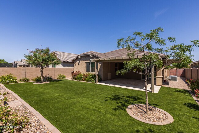 Building Photo - 20673 E Canary Way