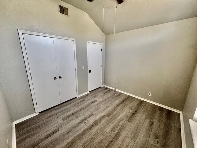 Building Photo - 11425 Wallace Ave