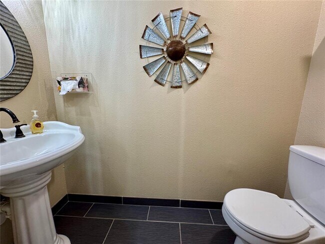 Building Photo - 3233 Hickory Tree Rd