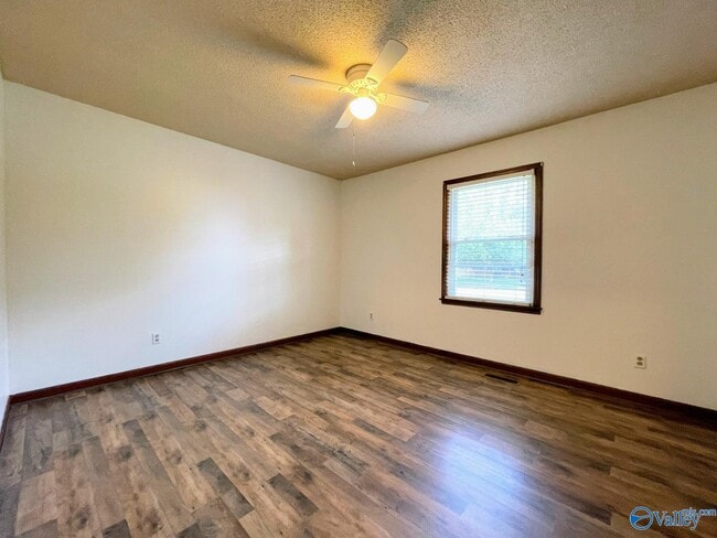 Building Photo - 112 Hazelwood Dr