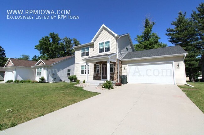 Primary Photo - UPDATED KITCHEN!! 3 Bedroom, 2.5 Bath Home...