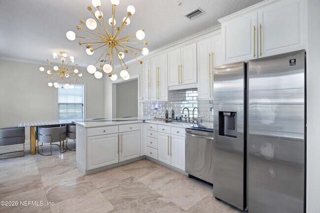 Building Photo - 200 Sunstone Ct