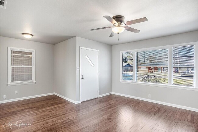 Building Photo - "Charming 3-Bedroom Retreat in Benton - Cozy 980 Sq Ft Home Awaits!"