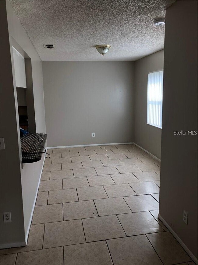 Building Photo - 2408 Swailes Dr