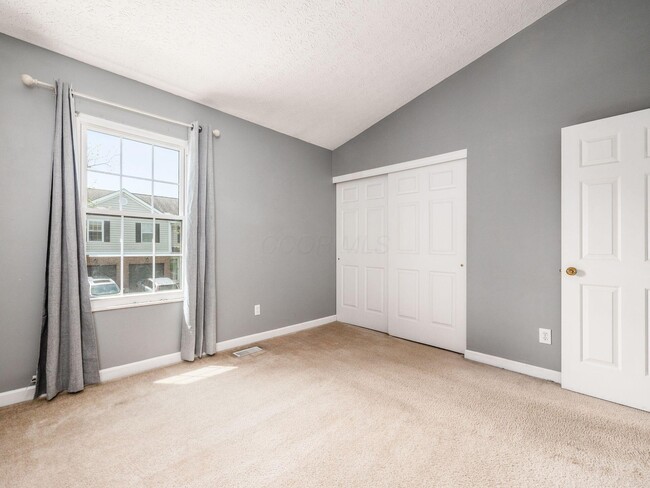 Building Photo - 952 Charleston Way Dr