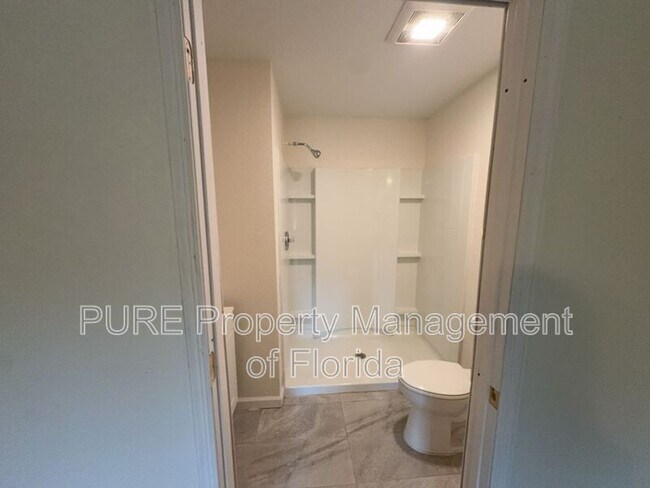Building Photo - 11330 NE 66th Ln