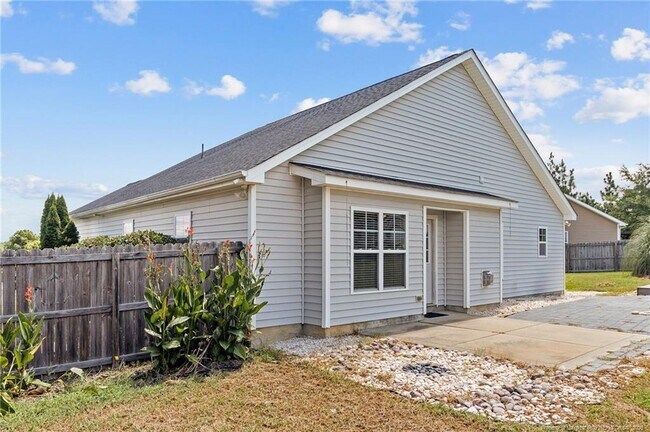 Building Photo - 44 Schoomaker Ct