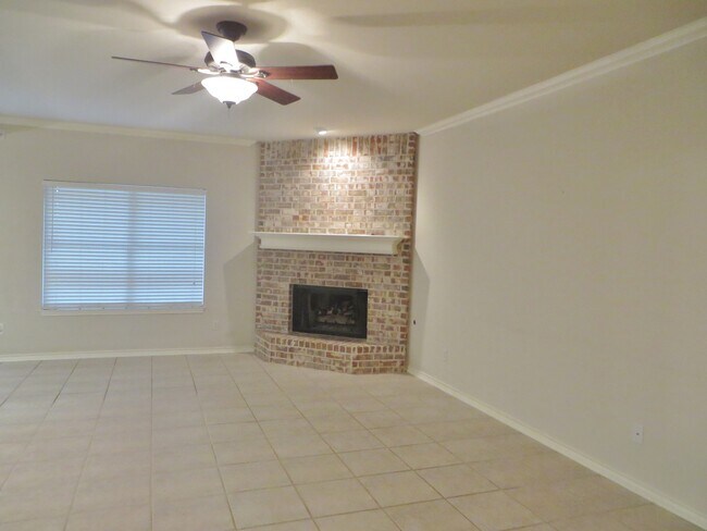 Building Photo - 117 Pecos Ct