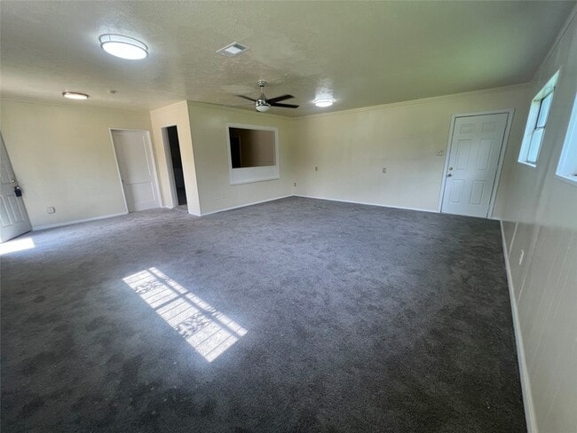Building Photo - 5300 Ira St