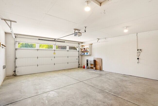 Building Photo - 11830 N Bedivere Dr