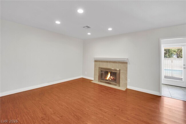 Building Photo - 8136 Spur Ct