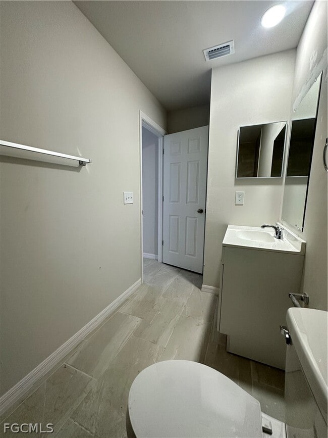 Building Photo - 1131 SW 16th Terrace