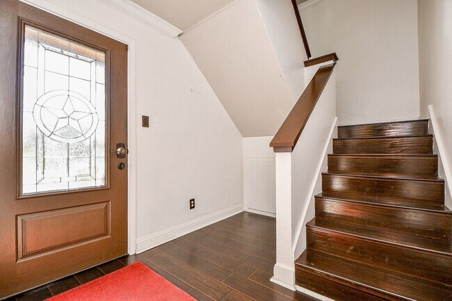 Building Photo - 6000 Inwood Dr