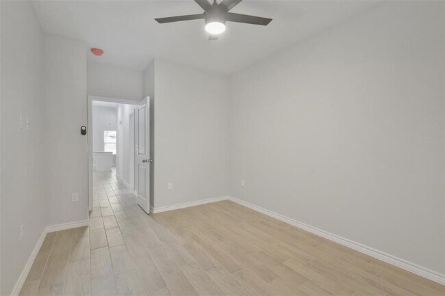 Building Photo - 352 Westchase St