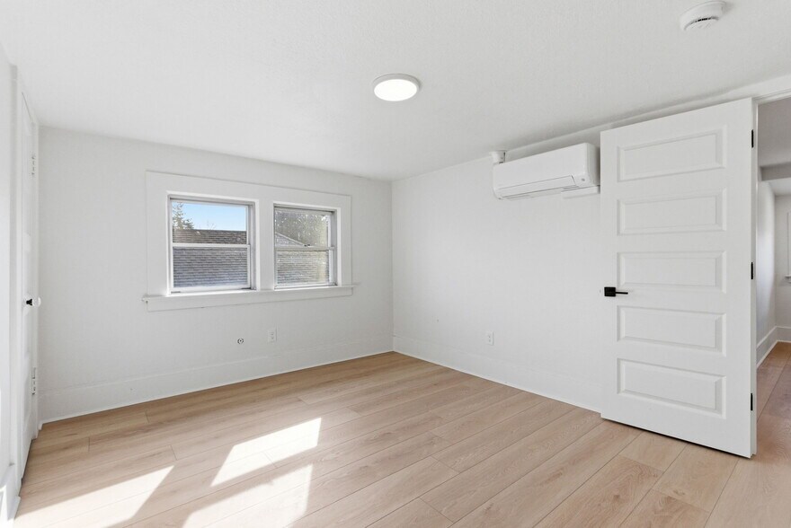 Building Photo - 2945 NE 57th Ave