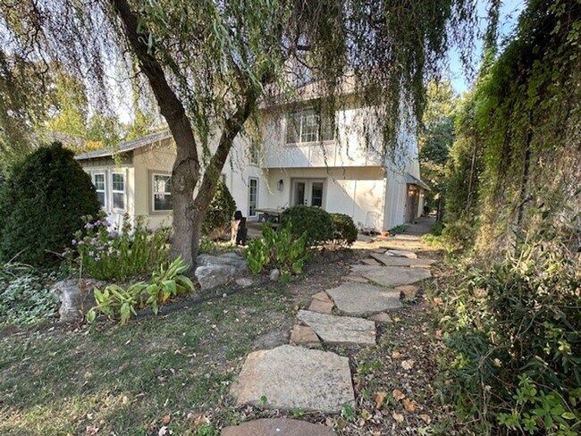 Building Photo - Upscale Secluded Oasis in Bixby - 5 Beds/3.5 Baths - Separate Mother-in-Law Quarters!