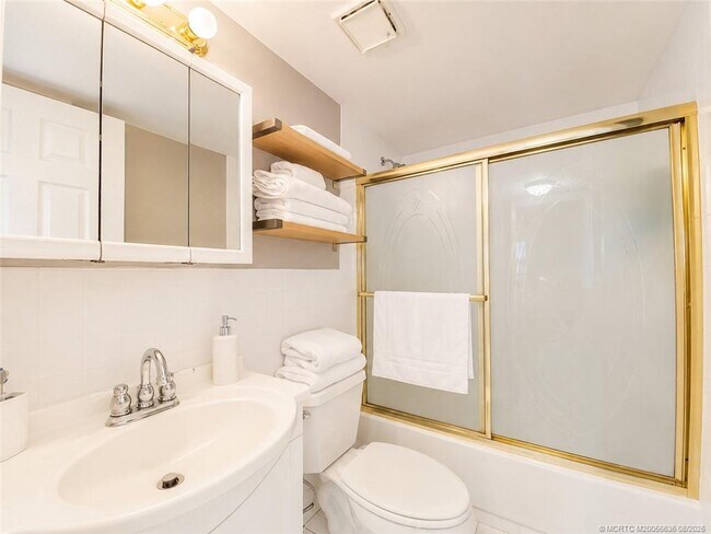 Building Photo - 7380 S Ocean Dr