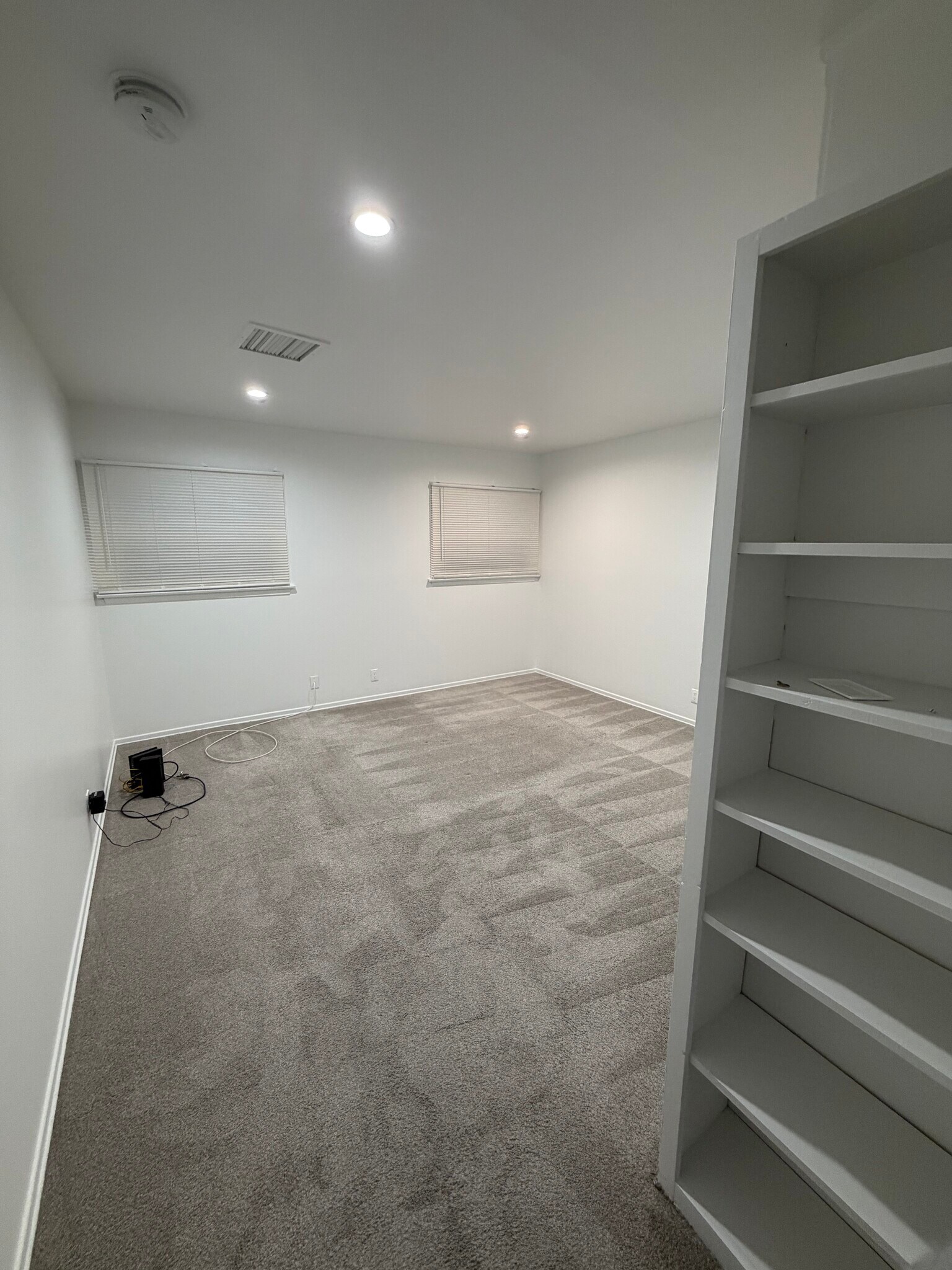 Building Photo - 44539 Lowtree Ave