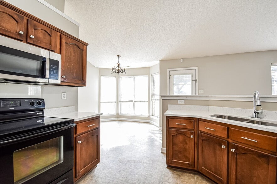 Building Photo - 2219 Baird Dr