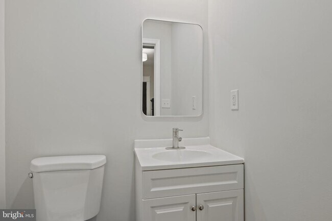 Building Photo - 3551 Hertford Pl NW