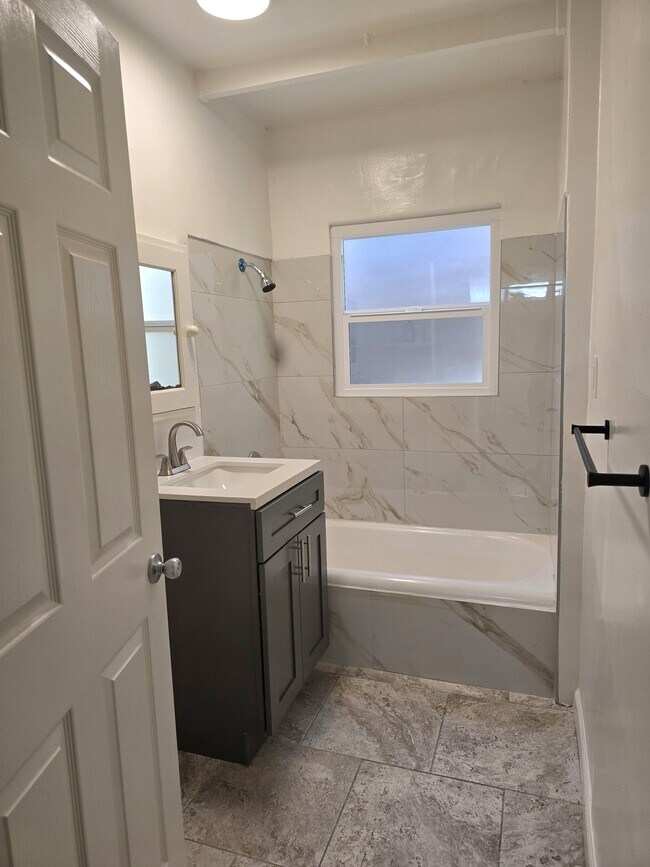 Newly remodled bathroom - 2338 N Cahuenga Blvd
