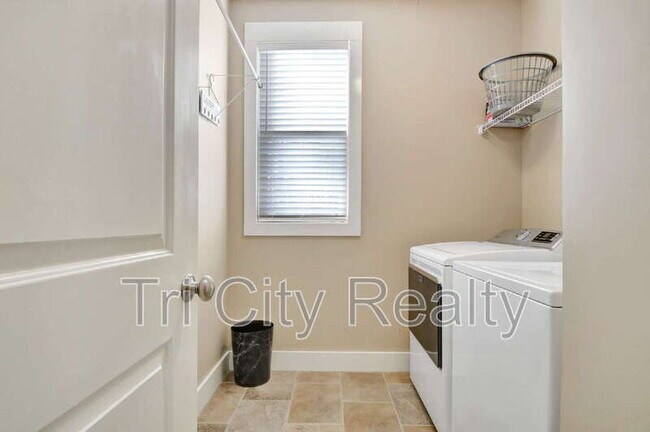 Building Photo - 175 Ridgeway Ct